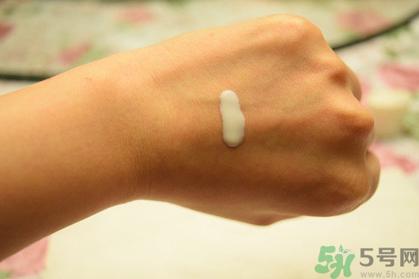 安耐曬和碧柔哪個(gè)好？安耐曬防曬霜和碧柔防曬霜哪個(gè)好？