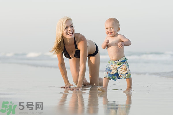 游泳對(duì)嬰兒有什么好處？游泳對(duì)寶寶有什么好處？