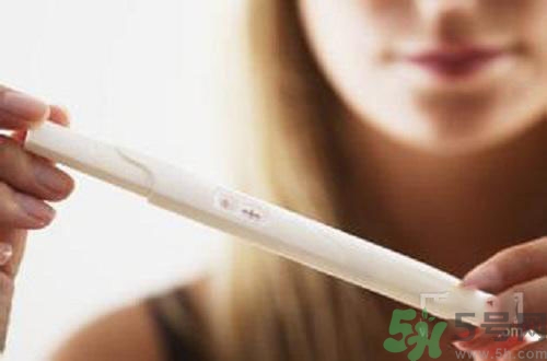 驗(yàn)孕棒測了沒有懷孕但是惡心想吐是怎么回事？