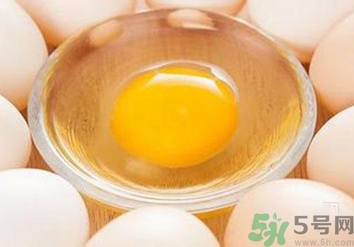 蛋黃和蛋白哪個更有營養(yǎng)？吃蛋黃有什么好處？