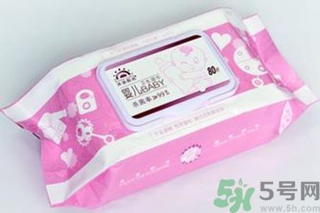 濕巾紙可以擦臉嗎？濕巾擦臉會過敏嗎？