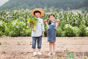 8歲男孩標(biāo)準(zhǔn)身高體重是多少？8歲女生標(biāo)準(zhǔn)身高體重是多少？