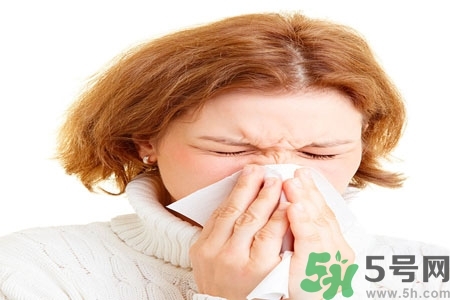 怎么樣用生理鹽水清洗鼻腔？用生理鹽水清理鼻腔的方法？