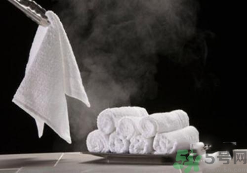 眼睛腫了用冷水敷還是熱水敷？眼睛腫了怎么辦？