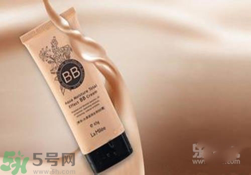 bb霜用洗面奶可以洗干凈嗎？bb霜洗面奶沒(méi)洗干凈有什么危害？