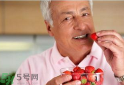 老年人骨質(zhì)疏松吃什么好？骨質(zhì)疏松應(yīng)該如何預(yù)防？