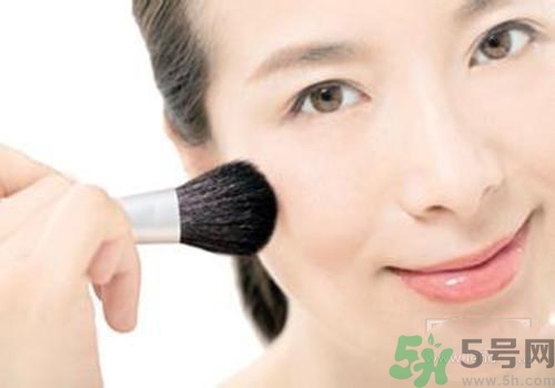 裸妝怎么化？裸妝需要什么化妝品？