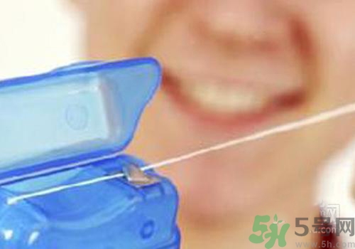 用牙線牙齦出血是怎么回事？用牙線牙齦出血怎么辦？