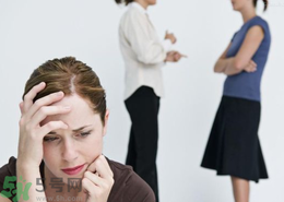 社交恐懼癥的原因及表現(xiàn)？如何治療社交恐懼癥？