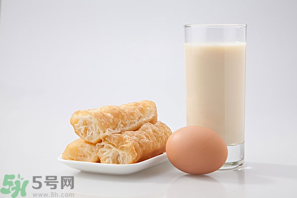 豆奶粉結(jié)塊還能喝嗎？豆奶粉分層還能喝嗎？