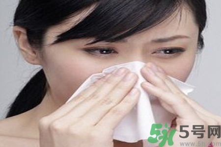 過(guò)敏性鼻炎的發(fā)病因素是什么？過(guò)敏性鼻炎的并發(fā)癥有哪些？