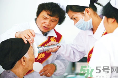 白內(nèi)障的護(hù)理措施是什么？白內(nèi)障的飲食護(hù)理有哪些？