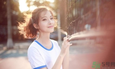 13歲女生平胸怎么辦？13歲女生平胸正常嗎？