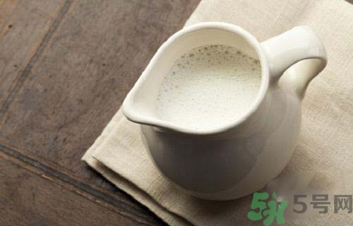 帶狀皰疹可以喝牛奶嗎？帶狀皰疹喝牛奶好不好？