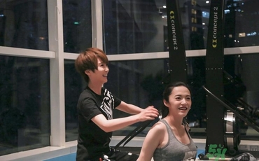女生去健身房怎么穿衣服？女生去健身房穿什么鞋？