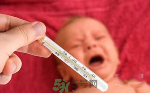 寶寶發(fā)燒多久量一次體溫？寶寶發(fā)燒怎么量體溫？