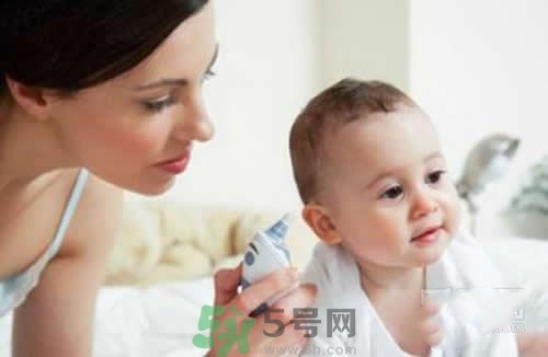 寶寶發(fā)燒多久量一次體溫？寶寶發(fā)燒怎么量體溫？