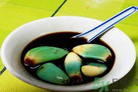 醋泡大蒜可以治療灰指甲嗎？醋泡大蒜怎樣治療灰指甲？