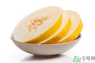 哈密瓜榨汁要加水嗎？哈密瓜榨汁搭配什么？