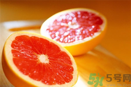 過敏性鼻炎可以吃葡萄柚嗎？過敏性鼻炎能不能吃葡萄柚？