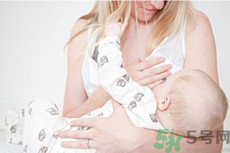 如何預(yù)防女性乳頭痛？女性需注意乳房的哪些問題？