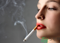 上廁所抽煙好嗎？上廁所抽煙有什么害處？