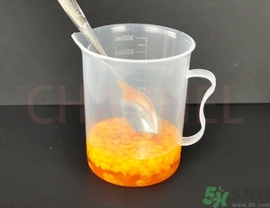 潤唇膏怎么做？潤唇膏自制方法