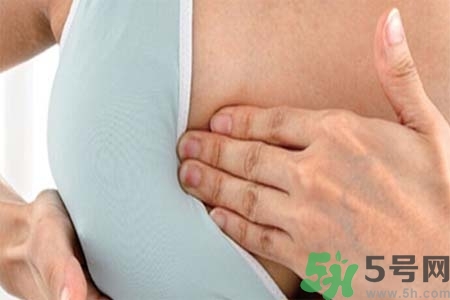 乳房上有硬塊怎么辦？乳房有硬塊的病因是什么？