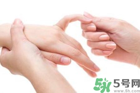 手指關(guān)節(jié)疼痛怎么辦？如何預(yù)防手指關(guān)節(jié)疼痛？
