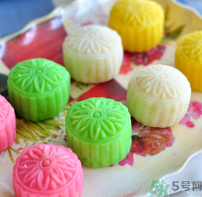 冰皮月餅放冰箱變硬怎么回事？冰皮月餅放冷藏還是冷凍？？