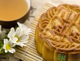吃月餅可以喝啤酒嗎？吃完月餅可以喝啤酒嗎？