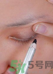 眼線怎么畫好看圖解？單眼皮怎么畫眼線好看？