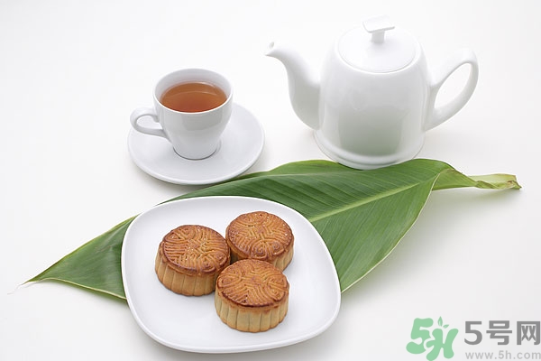 月餅熱量高嗎？吃月餅會(huì)胖嗎？