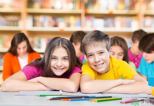 怎么讓女孩子喜歡自己？怎么讓男孩子喜歡自己？
