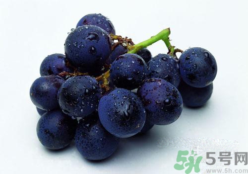 吃葡萄要吐皮嗎？吃葡萄皮好不好？