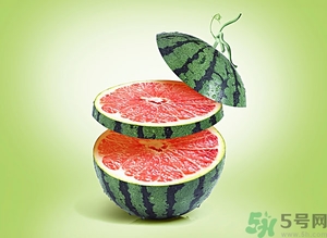 凍成冰的西瓜能吃嗎？吃西瓜拉肚子是怎么回事？