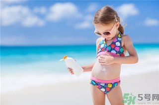 夏天涂防曬霜有用嗎？吃什么防曬又美白？