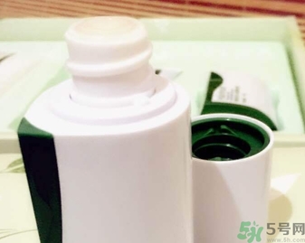 韓后茶蕊嫩白系列適合什么膚質？韓后茶蕊baby白適合敏感肌嗎？