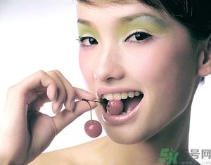 眼影干了怎么辦？眼影保質(zhì)期一般多久？
