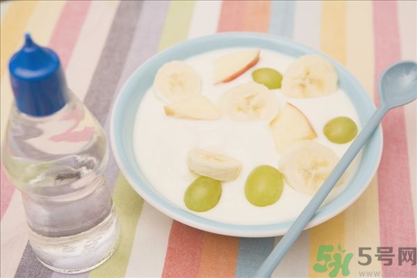 蘋(píng)果和酸奶能一起吃嗎？蘋(píng)果和酸奶能一起榨汁嗎？