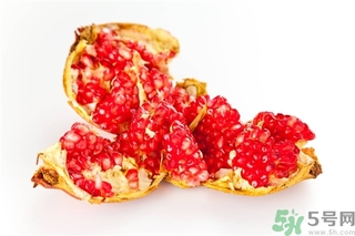 石榴里面白色的能吃嗎？石榴里面的籽可以吃嗎？