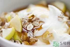 蘋(píng)果和酸奶能一起吃嗎？蘋(píng)果和酸奶能一起榨汁嗎？