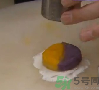 水晶月餅用的什么粉？水晶月餅的做法及配方
