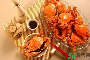 吃螃蟹可以喝紅酒嗎？吃螃蟹可以喝酒嗎？