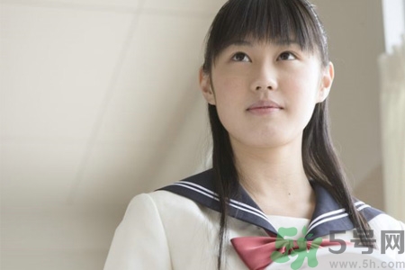 初中生女生的標(biāo)準(zhǔn)胸圍是多少？初中女生正常胸圍是多少？