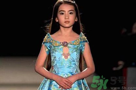 9歲女生的標(biāo)準(zhǔn)身高體重是多少？9歲女生正常身高體重是多少？
