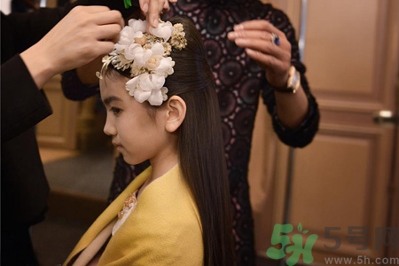 9歲女生的標(biāo)準(zhǔn)身高體重是多少？9歲女生正常身高體重是多少？