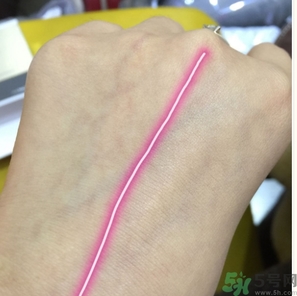 菲詩小鋪水光無瑕氣墊修顏乳怎么樣？菲詩小鋪氣墊cc好用嗎？