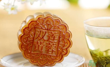 蓮蓉月餅的餡料是什么？蓮蓉月餅的餡料怎么做？