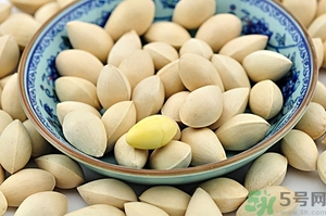 白果什么時(shí)候成熟？沒(méi)熟的白果能不能吃？
